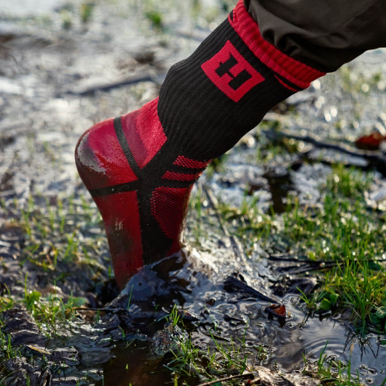 Härkila Socken Wasserdicht (Red/Black)