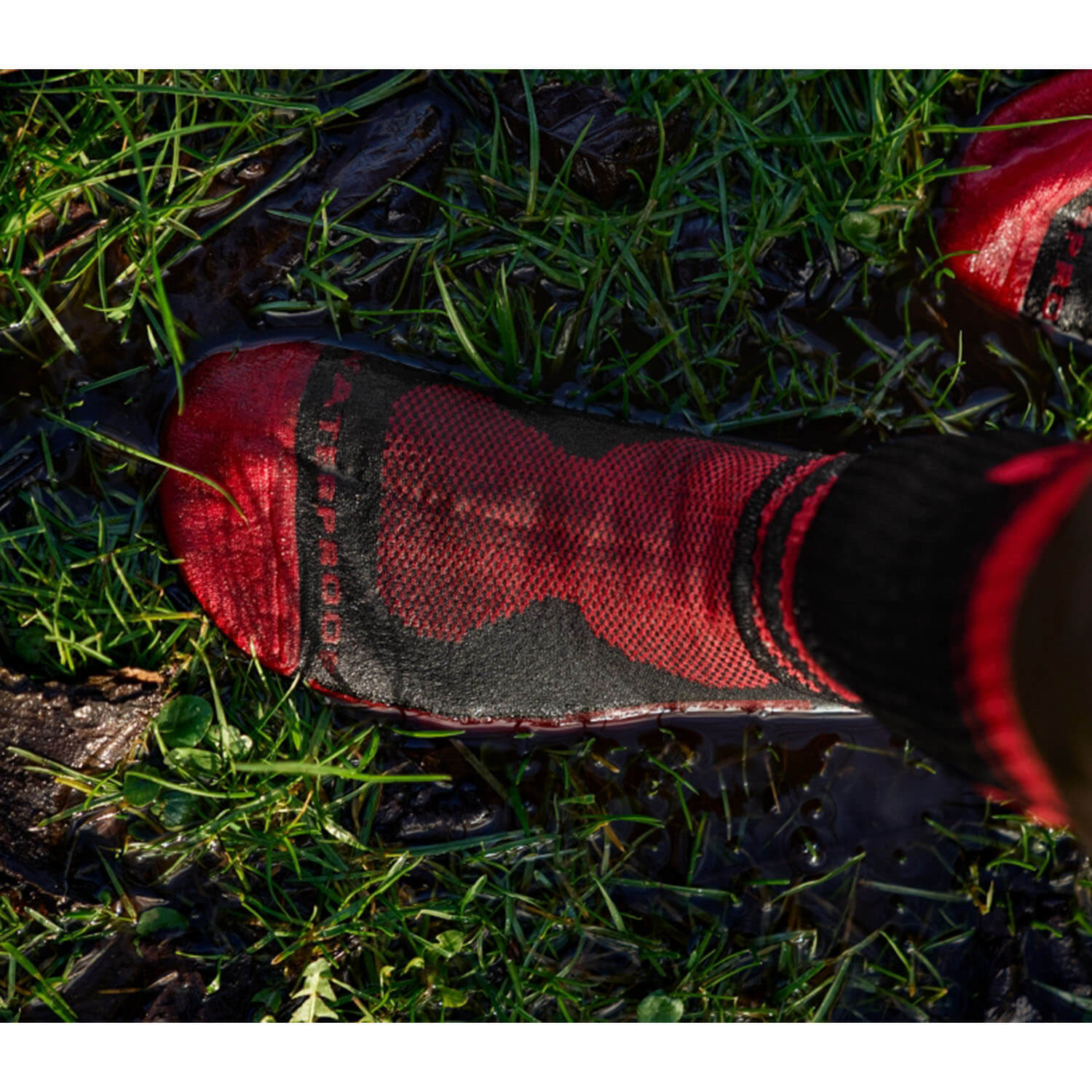 Härkila Socken Wasserdicht (Red/Black)